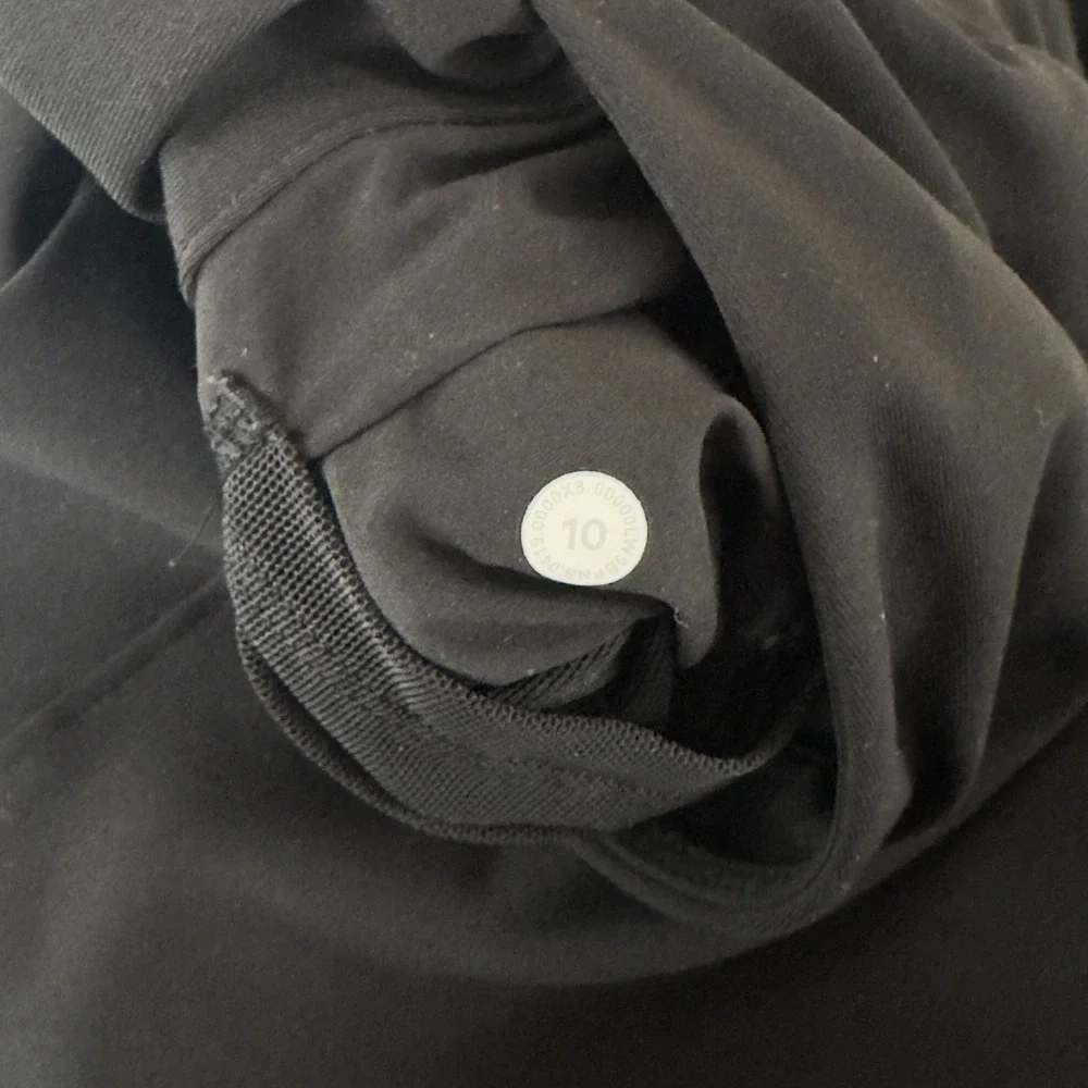 Lululemon On the Fly 7/8 Pant Black Luxtreme 10 - Picture 6 of 6